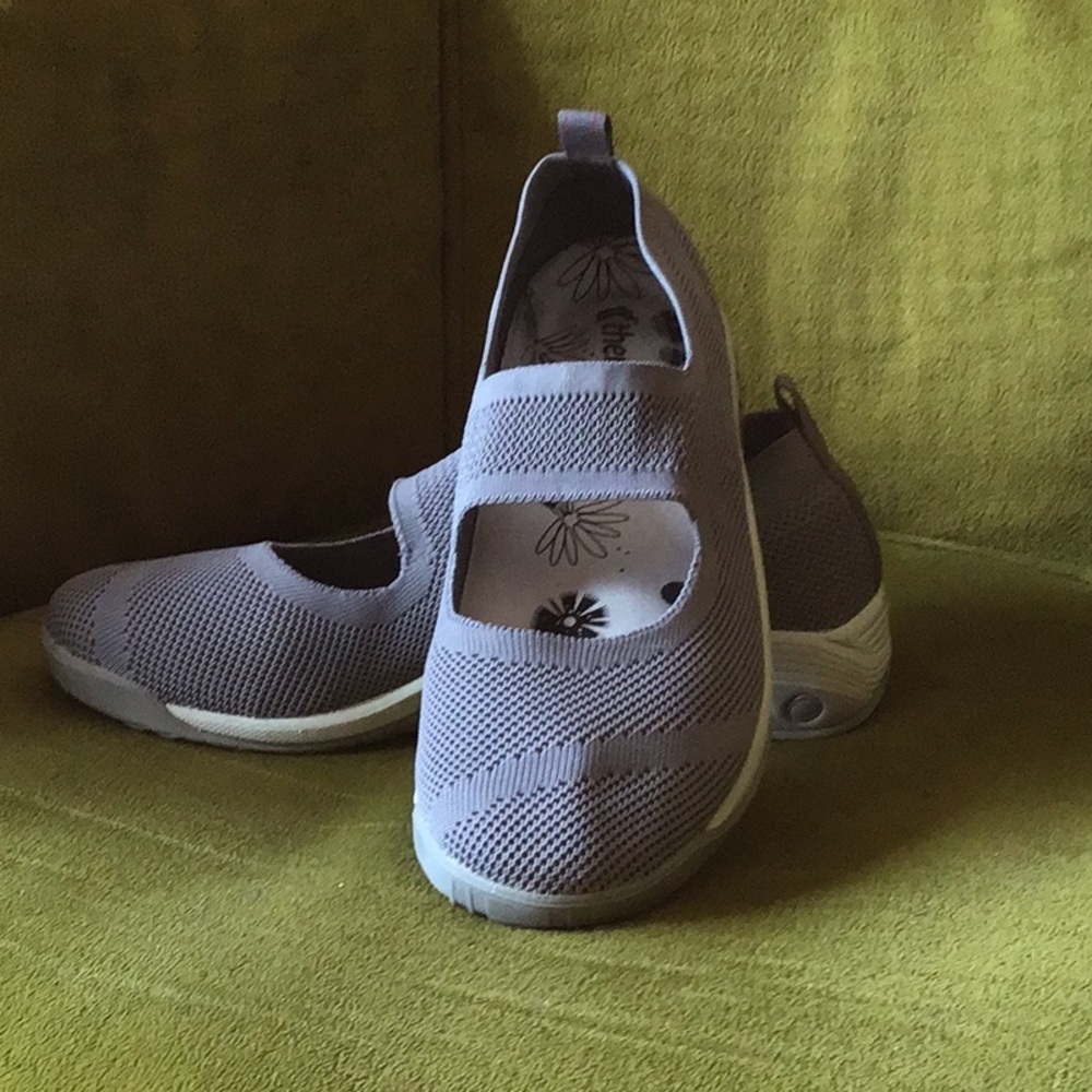 Therafit—US9.5 Gray Slip-On Shoes Certified B corp, American Podiatrist Medical